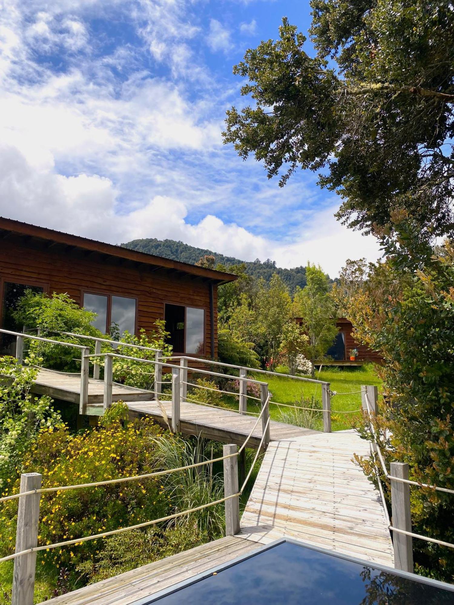 Las Bandurrias Eco Hostal Cochamo Exterior photo
